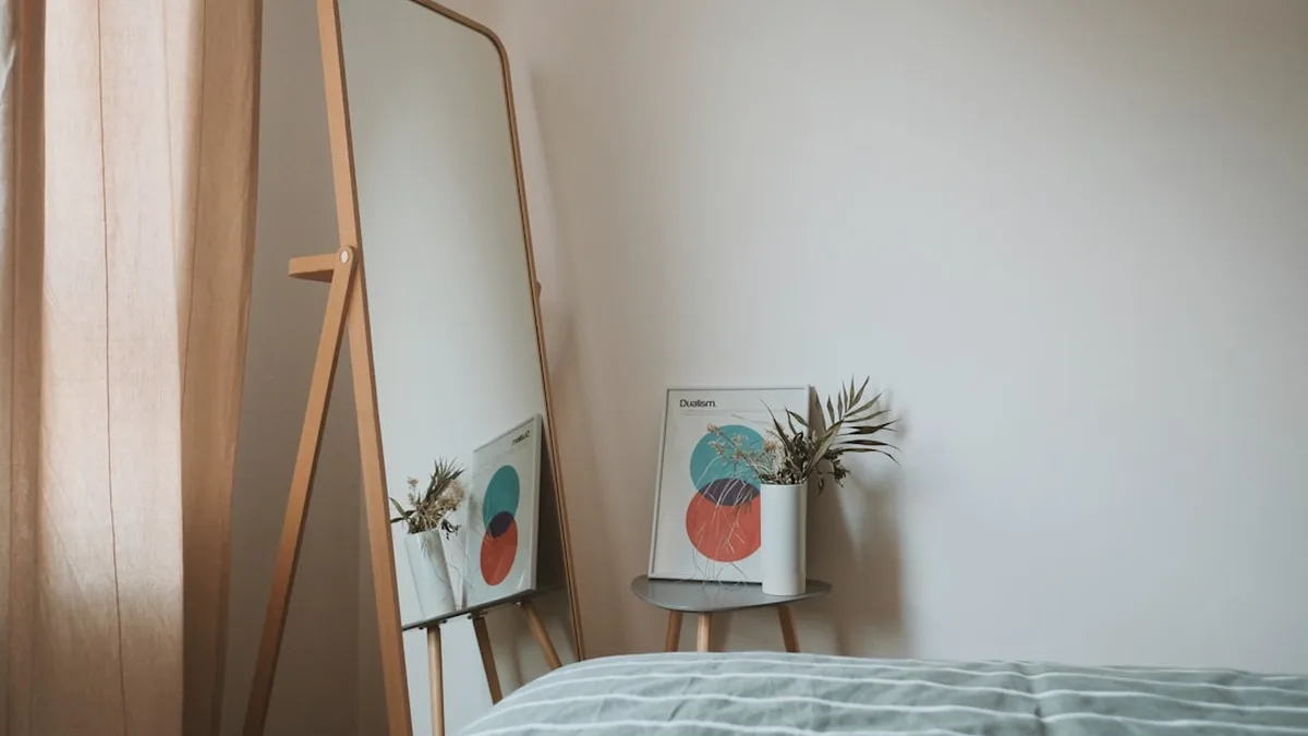 Mur de cadres : composer une galerie équilibrée